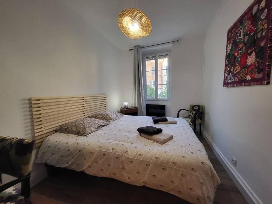 O Bon'Endroit - Appartement Confort - Centre Ville Вьен Экстерьер фото